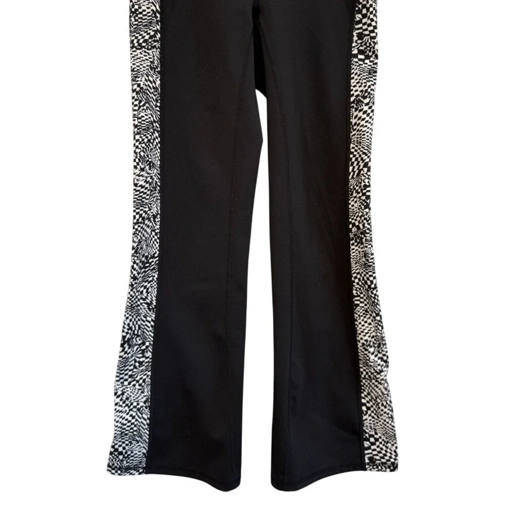 Free People Movement Checkmate Flare Leggings Black White Stripe Pants Sz XS - Picture 13 of 16